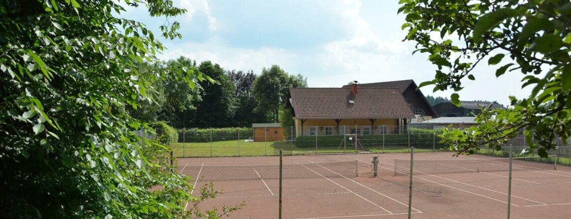 Tennispaltz