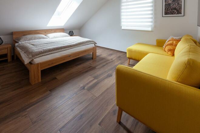 Schlafzimmer in der Mansarde