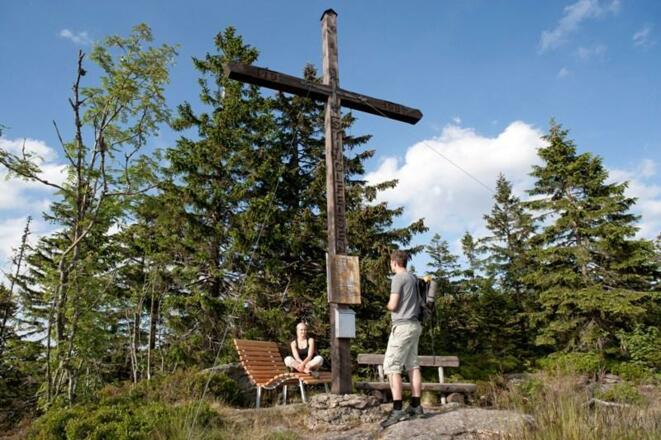 Stinglfelsen mit Kreuz