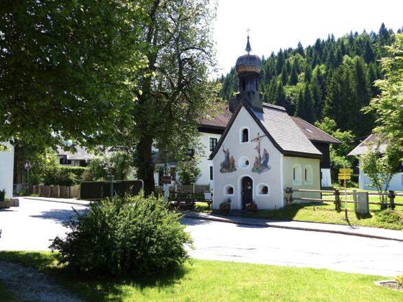 Der kleine Ort Klais. Von hier geht es weiter in Richtung Gerold bzw. zum Geroldsee.