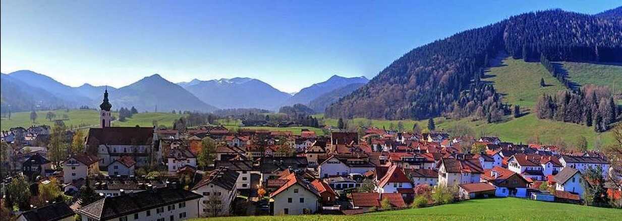 https://images.im-web.de/objekt_pics/obj_full_60997_010.jpg
