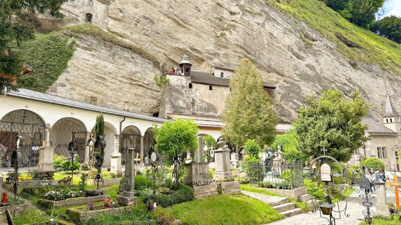 Friedhof St. Peter - er gehört zu den schönsten Orten der Stadt Salzburg