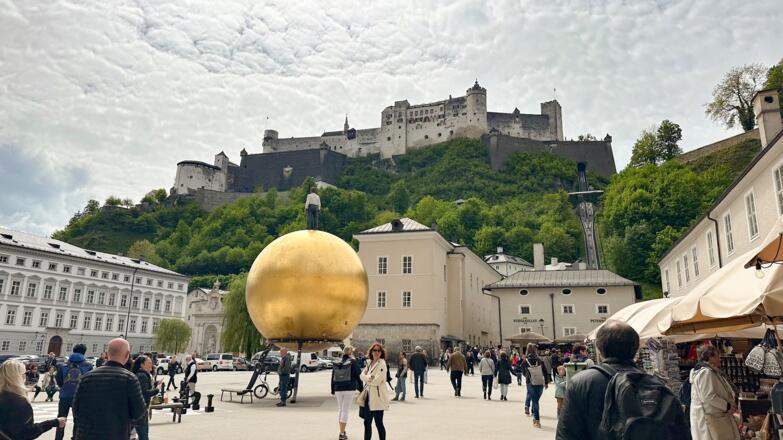 Kapitelplatz mit Blick auf die Festung Hohensalzburg
