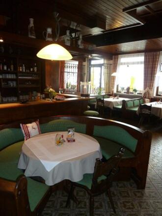 Check-in und Gastraum