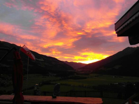 Sonnenaufgang beim Gasthof Friedburg