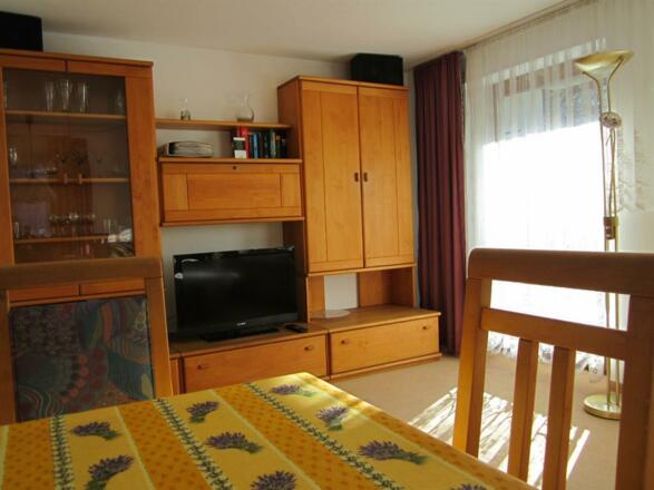 FeWo Wohnzimmer Schrankwand 3