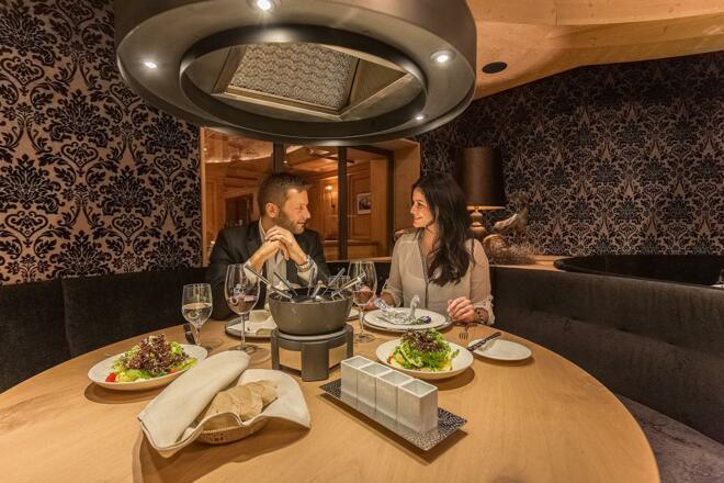 Fondue Spezialitäten Restaurant Hotel Edelweiss &