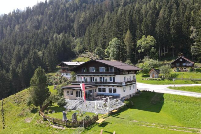 Ansicht vom angrenzenden Gasthaus