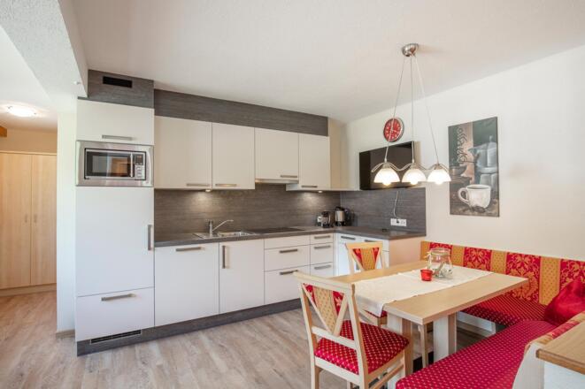 Küche mit Essbereich