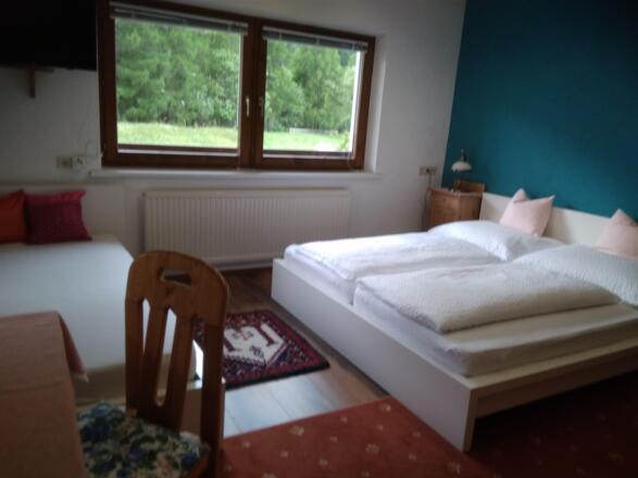 Dreibettzimmer mit Terrasse