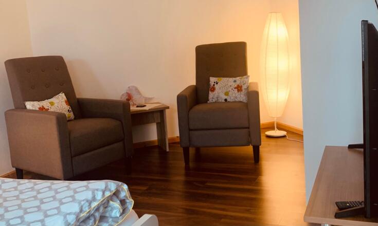 Sitzecke mit TV
