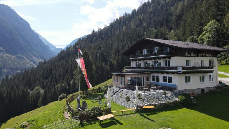 Ansicht vom angrenzenden Gasthaus
