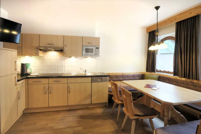 Hotelappartement Küche Zirbe
