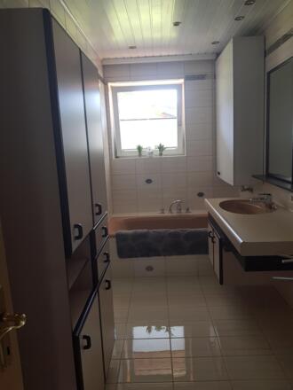 Badezimmer Apartment Bergblick