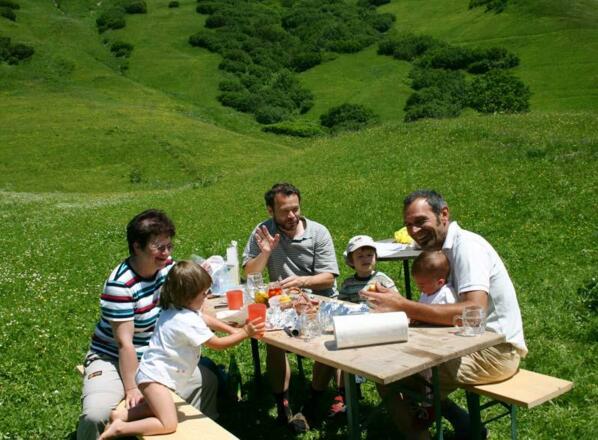 Bergpicknick in Auenfeld