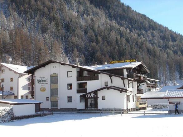 Winteransicht von hinten