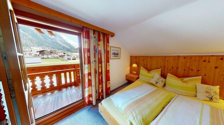 Doppelzimmer mit Blick auf den Balkon