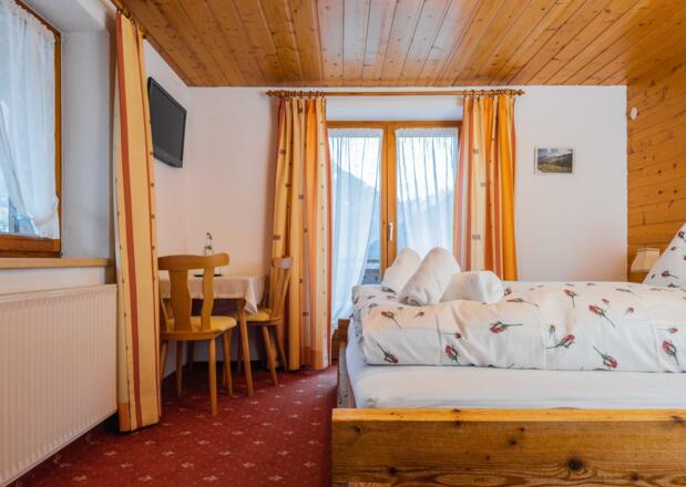 Doppelzimmer 1 mit Balkon