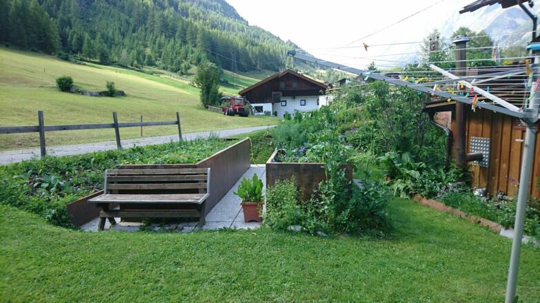 Terrasse mit Garten