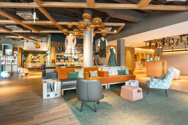 aja_GAP_egr_2021_Lobby_01