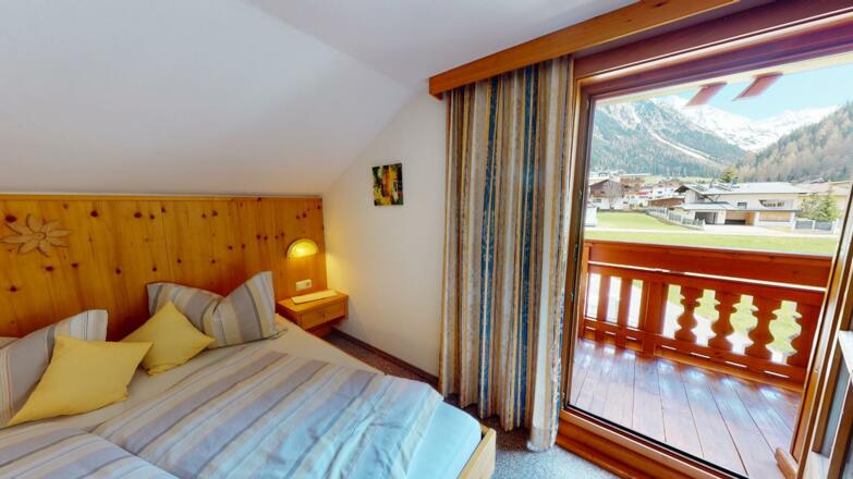 Doppelzimmer mit Balkon