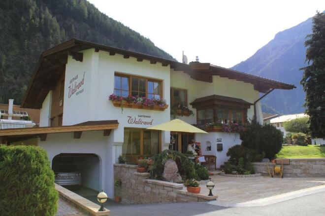 Ansicgt Sommer Eingang