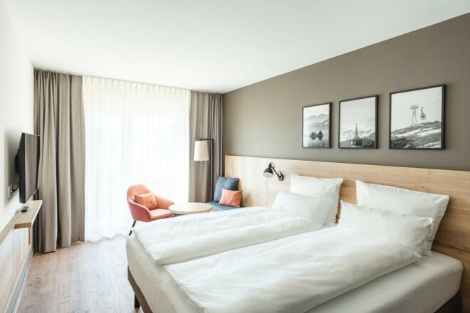 aja_GAP_egr_2021_Zimmer_DZ_rechts_01