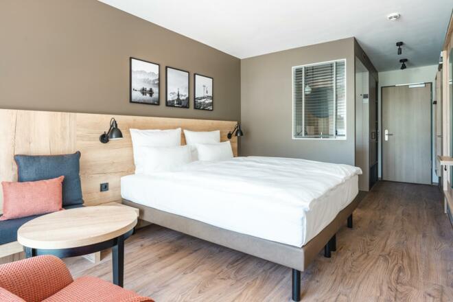 aja_GAP_egr_2021_Zimmer_DZ_rechts_02