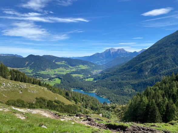 Blick auf den Hintersee von Halsalm