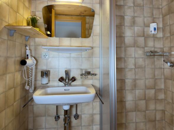 Einzelzimmer mit Balkon