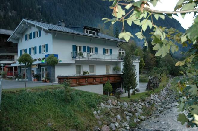 Unser_Haus_direkt_an_der_romantischen_Ill