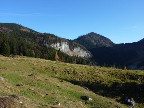 Looswand, links Ladenberg, rechts Sattelköpfel