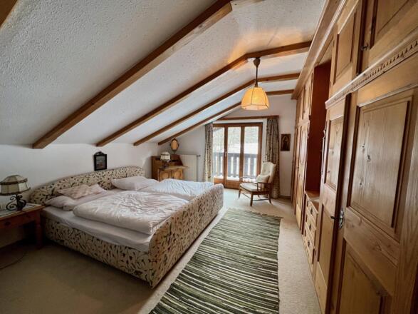 Schlafzimmer 1
