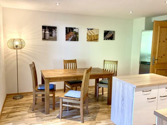 7B844084-E346-43C1-9212-1E1E78859D40