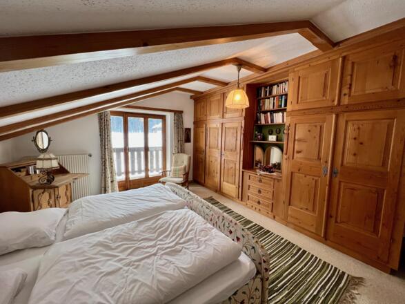 Schlafzimmer 1
