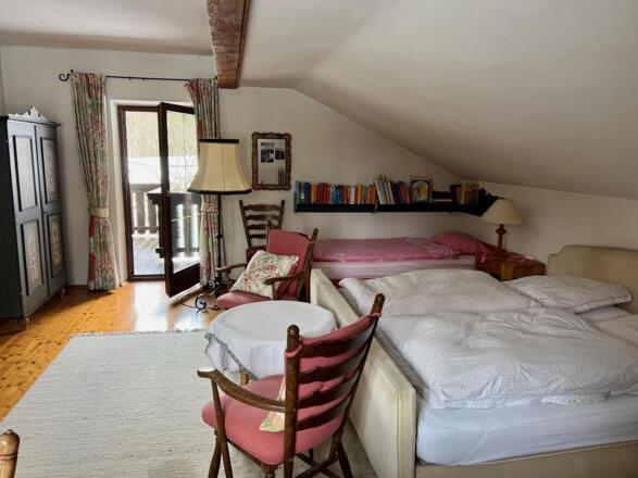 Schlafzimmer mit 4 Betten