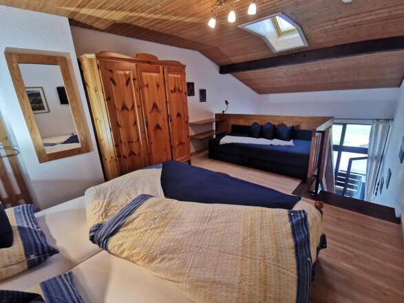 4D1AFA4C-6938-42C0-8577-E818BBD4F48F