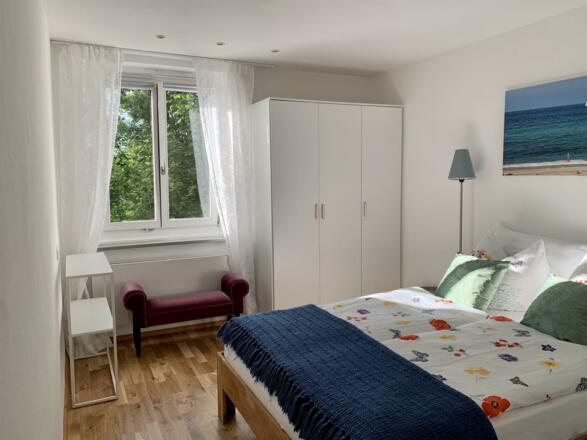 5E7994D7-8D0F-40EF-818F-A86A5B4C0613