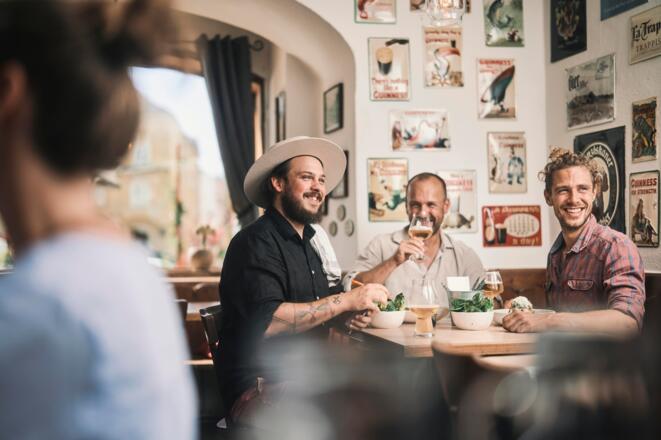 Gemütliches Essen in Foxi's Schlosstaverne