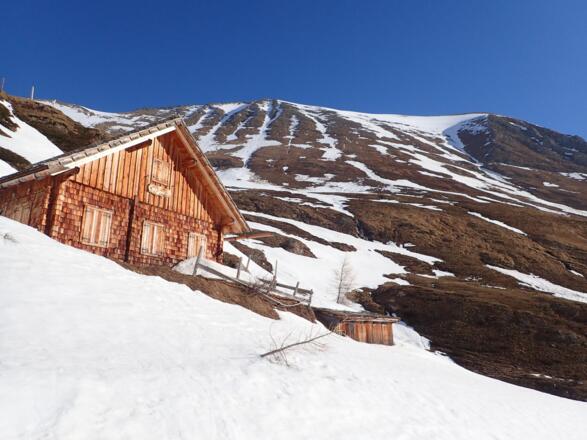 Ochsenhütte, dahinter der Oblitzen