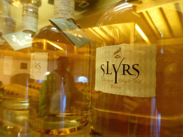 Slyrs Whiskey Destillerie (neben dem Hotel Hubertus)