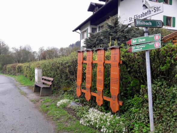 Weg nach Biel und Ehren am Ortsrand von Elisabethszell