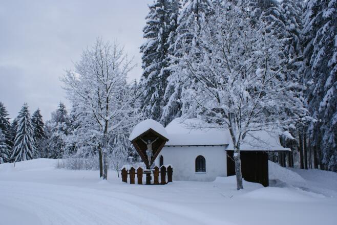 Kapelle im Winterkleid