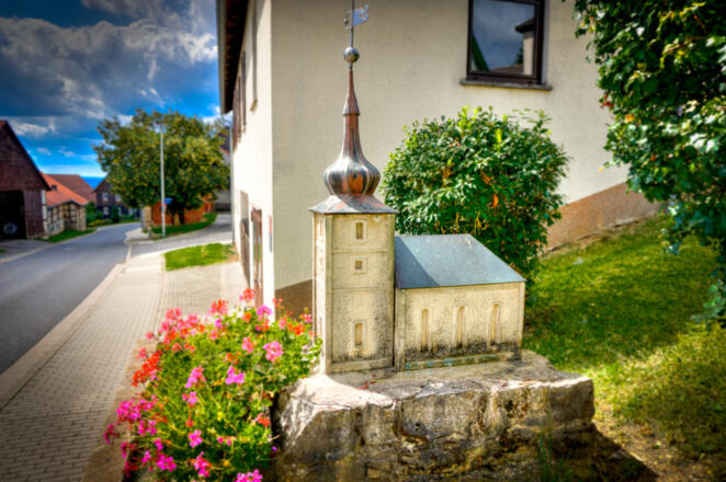 Modell der Kirche an der Hauptstraße - St. Bartholomäus - Ottowind