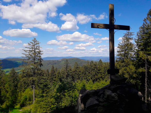 Hadriwa-Gipfel mit Blick zum Hohen Bogen