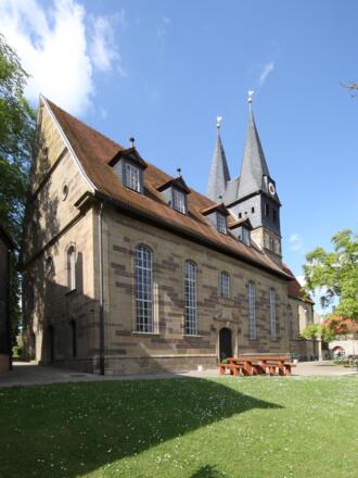 Kirchhof - St. Laurentinus - Meeder
