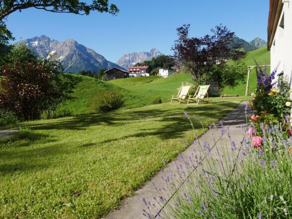 Garten mit Liegefläche