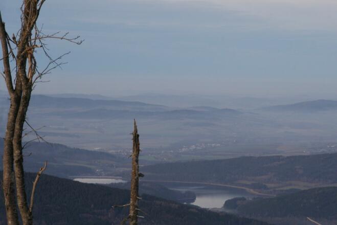 Blick zum Stausee bei Neuern (Nirsko) in CZ