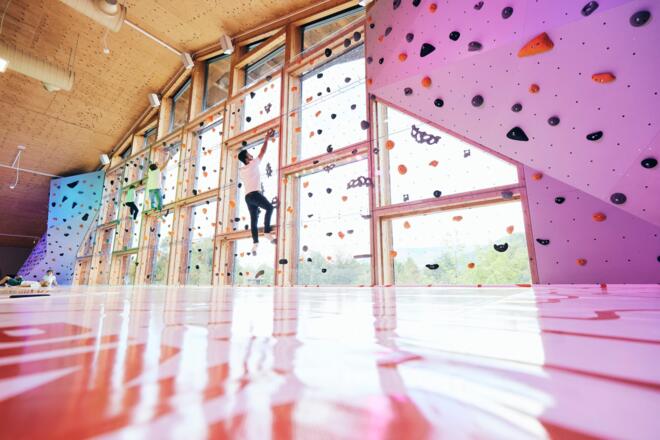 tp_halle-1_boulderwand_2022_ursgolling_0145