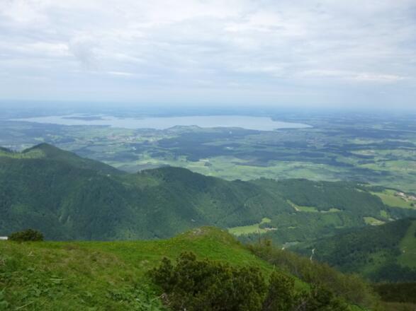 Aussicht vom Hochfelln zum Chiemsee